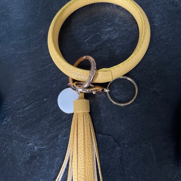 Leather Yellow Ring Bracelet NWOT - Picture 4 of 5